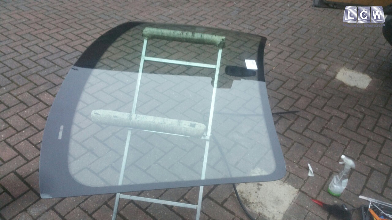 bmw3seriesfrontwindscreen London Car Windscreen